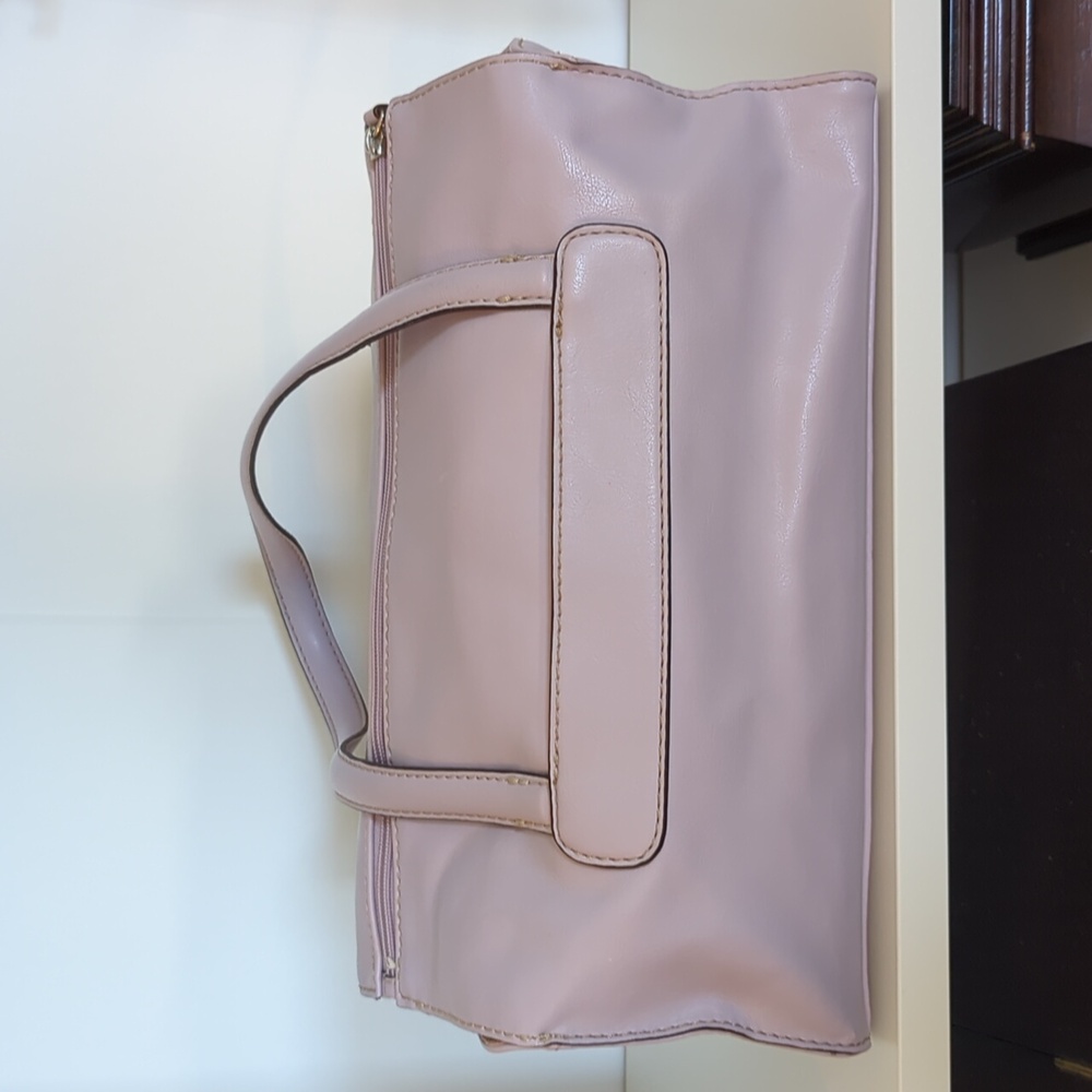 Liz Claiborne lavender shoulder bag